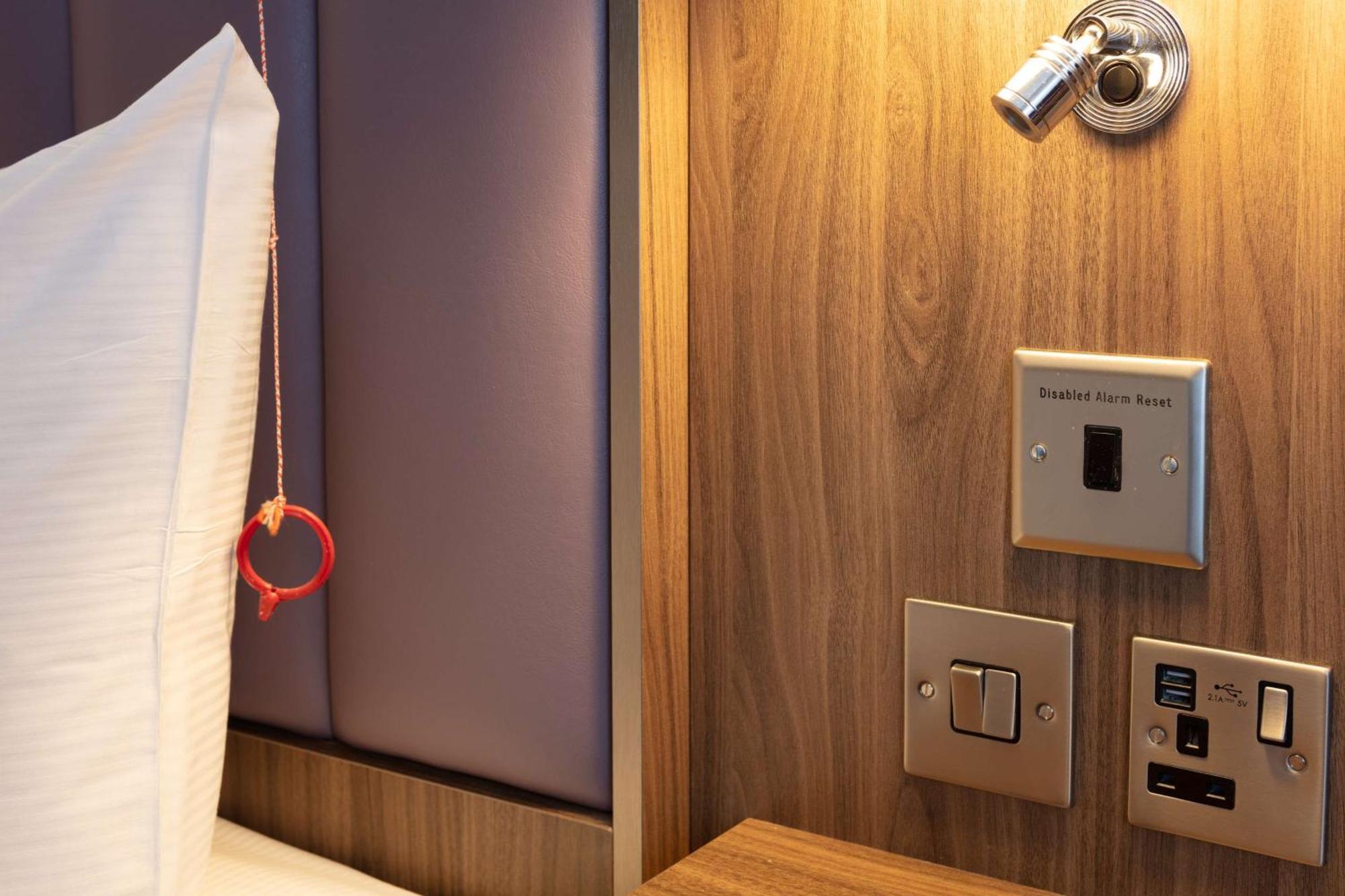 Doubletree By Hilton Edinburgh Airport Hotel 4*